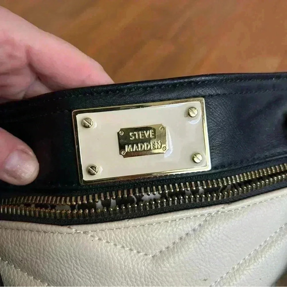 Steve Madden Black White Textured Quilted Shoulder Bag Purse - Picture 7 of 7